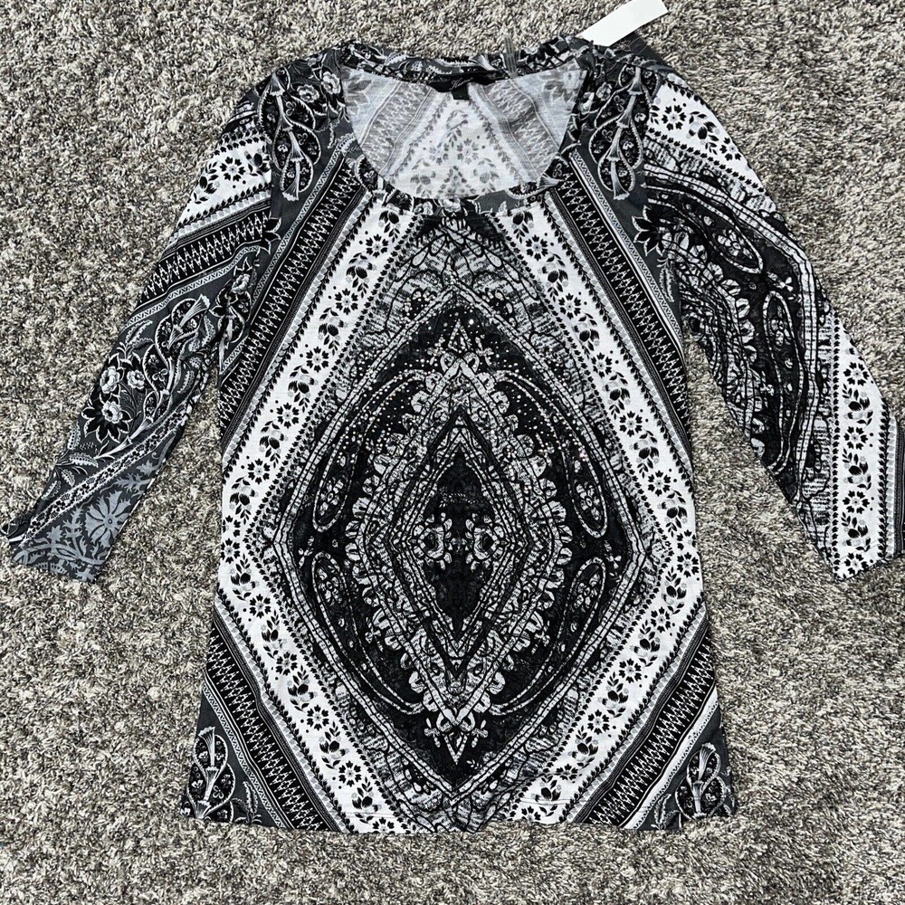 Kiara crystal shirt new with tags Small